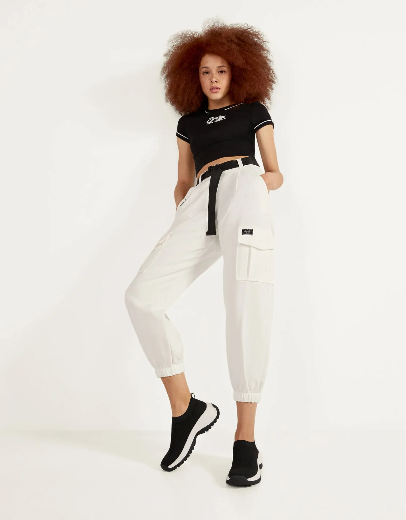 Sneaker mit Netzstoff und Socken